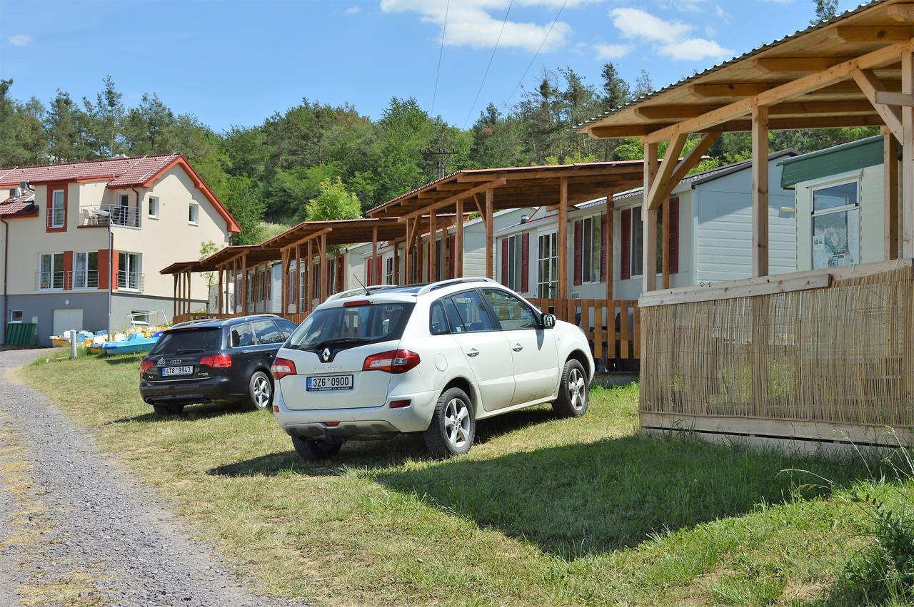 Mobilheimy U Prehrady Hotel Horní Dunajovice Eksteriør billede