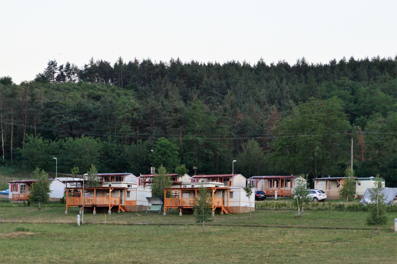 Mobilheimy U Prehrady Hotel Horní Dunajovice Eksteriør billede